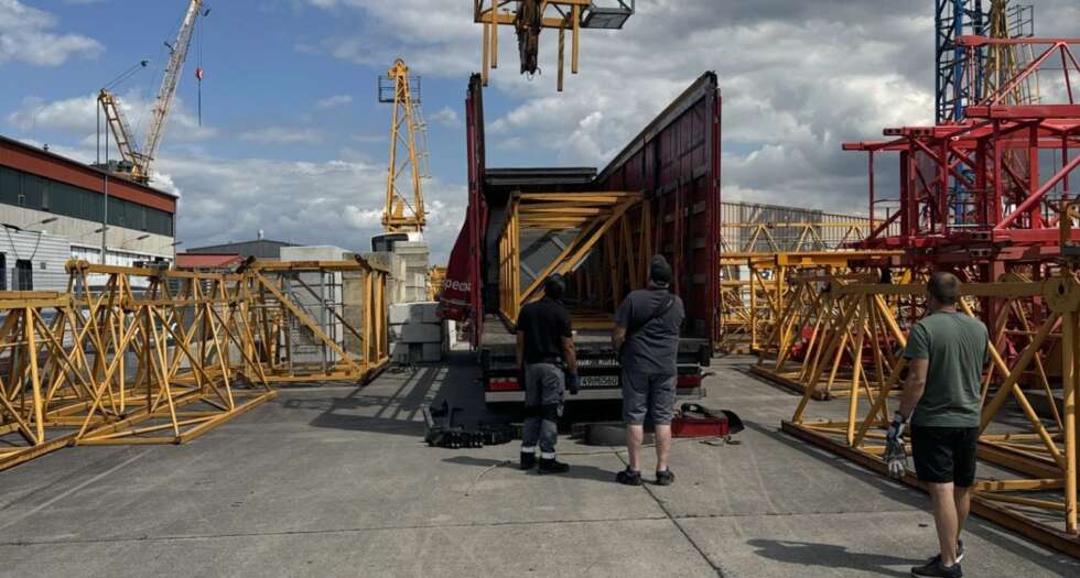 Liebherr 90 EC-B6 Fr.tronic toranjska dizalica isporučena za 3D Construction u Crnoj Gori