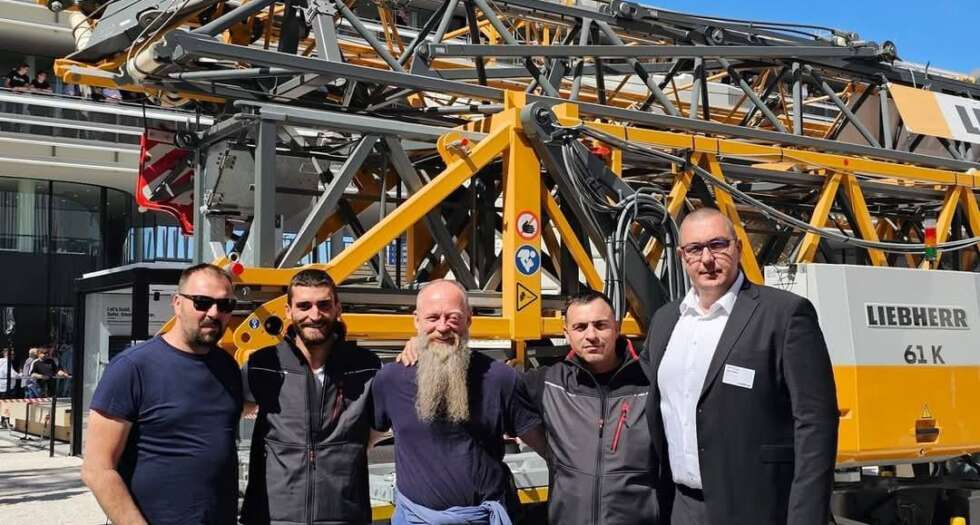 KranTehnik EU predstavnici na Bauma 2025 sajmu s Liebherr Tower Cranes timom na Balkanu