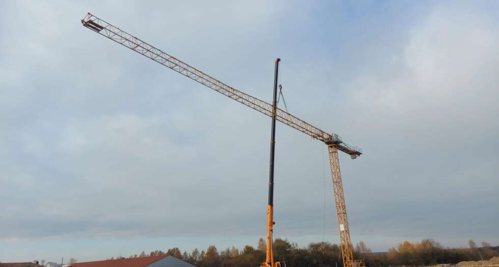 Liebherr 71 EC-B5 kran montaža na gradilištu Eurokamen u Petrinji